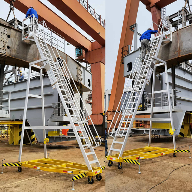 Hand cranked lifting ladder